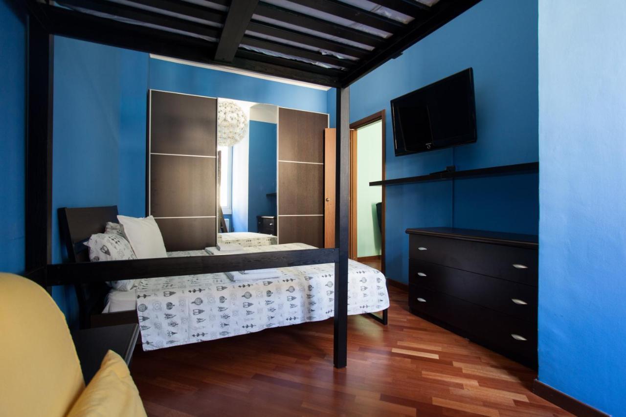 Colorful Apt In Apartment